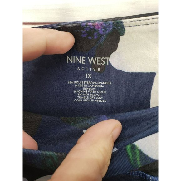 NWT Nine West Active Purple & Blue Floral High Rise Capri - Picture 3 of 8